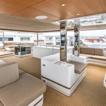 24 ATRAVERSIA – VisionF E-Cat 80 Catamaran Charter flybridge 6