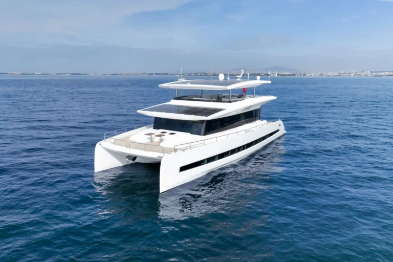 7 ATRAVERSIA VisionF E-Cat 80 charter overall front view