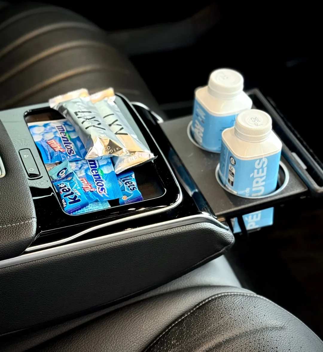 Water, chargers, air conditioning, Wi-Fi on board